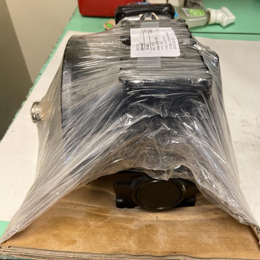 SEW Eurodrive,SF47-AQA100/4,Gear Reducer 4500/372RPM Ratio 12.1