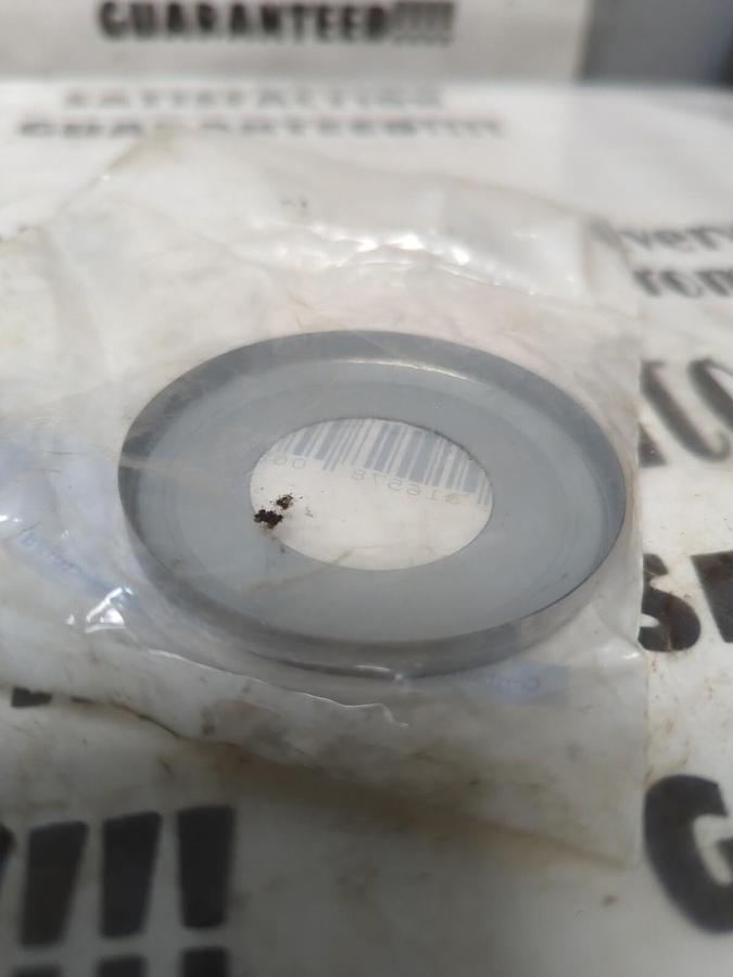 Used SKF,M/5902744 33207 AV,TAPERED ROLLER NILOS RING 35MM ID 69.5 0D NEW