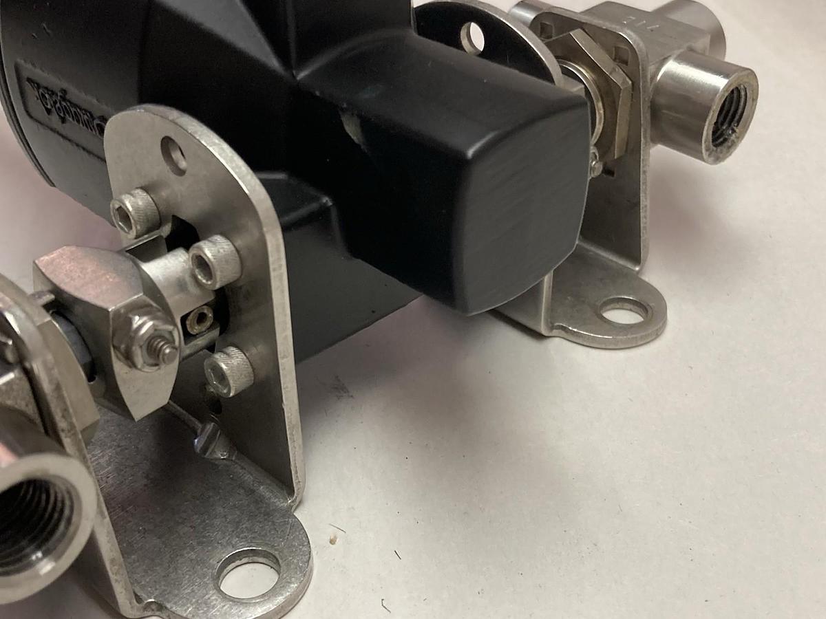 Swaglok,Model 151-DA,Pnuematic Valve Actuator 200 PSI 180 Degrees