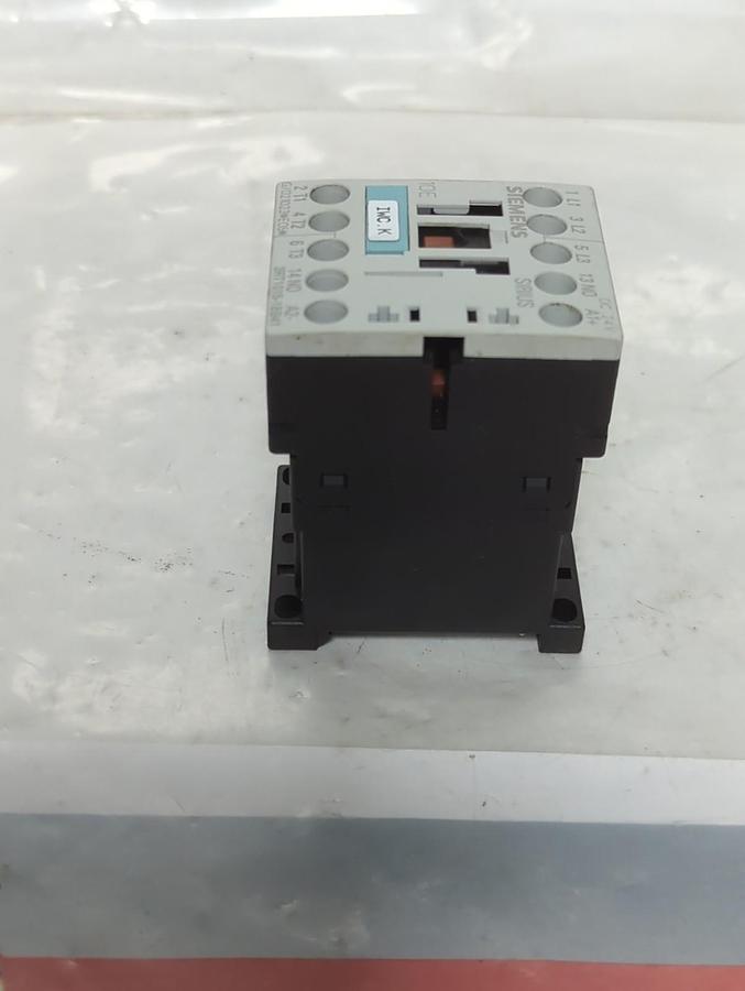 Used SIEMENS,3RT1015-1BB41,CONTACTOR 10E PRE-OWNED