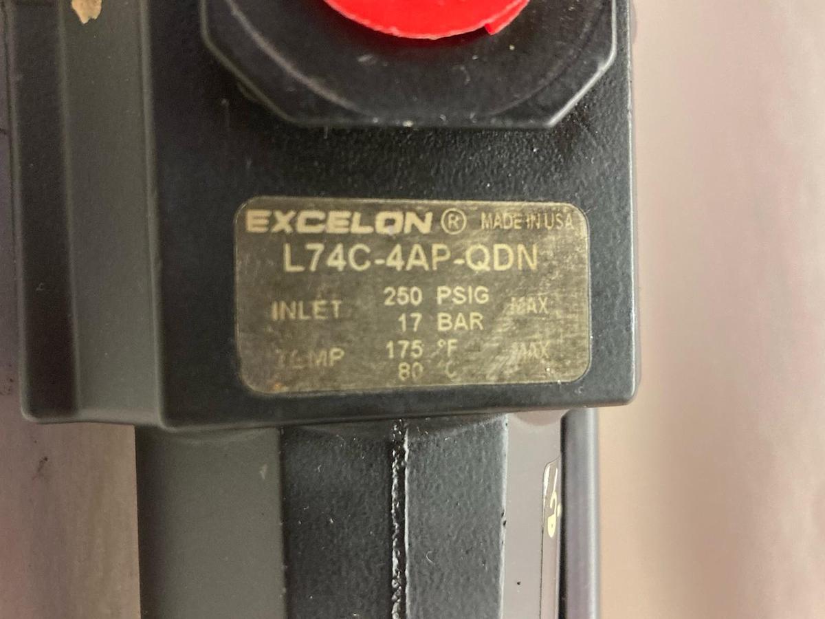 Used Norgren,L74C-4AP-QDN,Lubricator 1/2 Inch Port 250PSIG 17 Bar