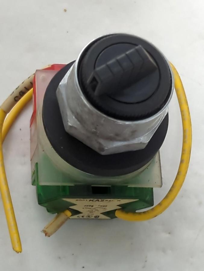 Used SQUARE D,9001 KA2,SERIES K SELECTOR SWITCH ASSEMBLY PRE-OWNED
