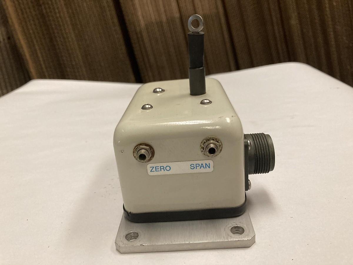 Used UniMeasure,P1010-15-DS-NJC-70050,Adjustable Pressure Transducer