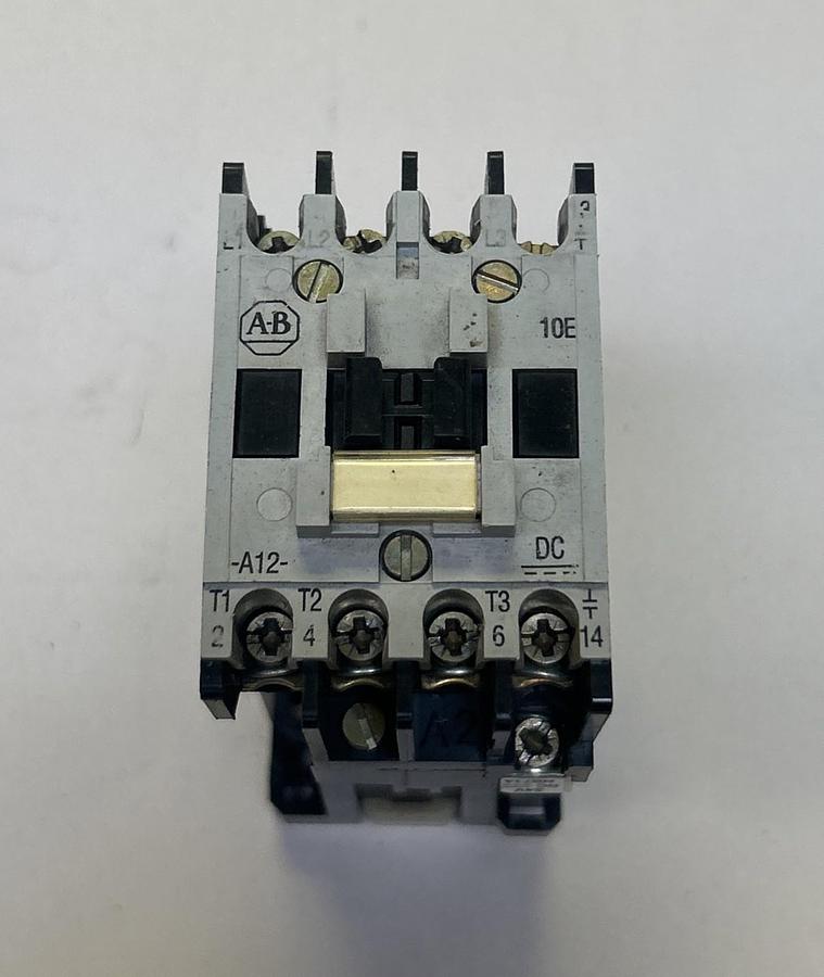 Used ALLEN BRADLEY,100-A12NZ*3,CONTACTOR 24VDC COIL