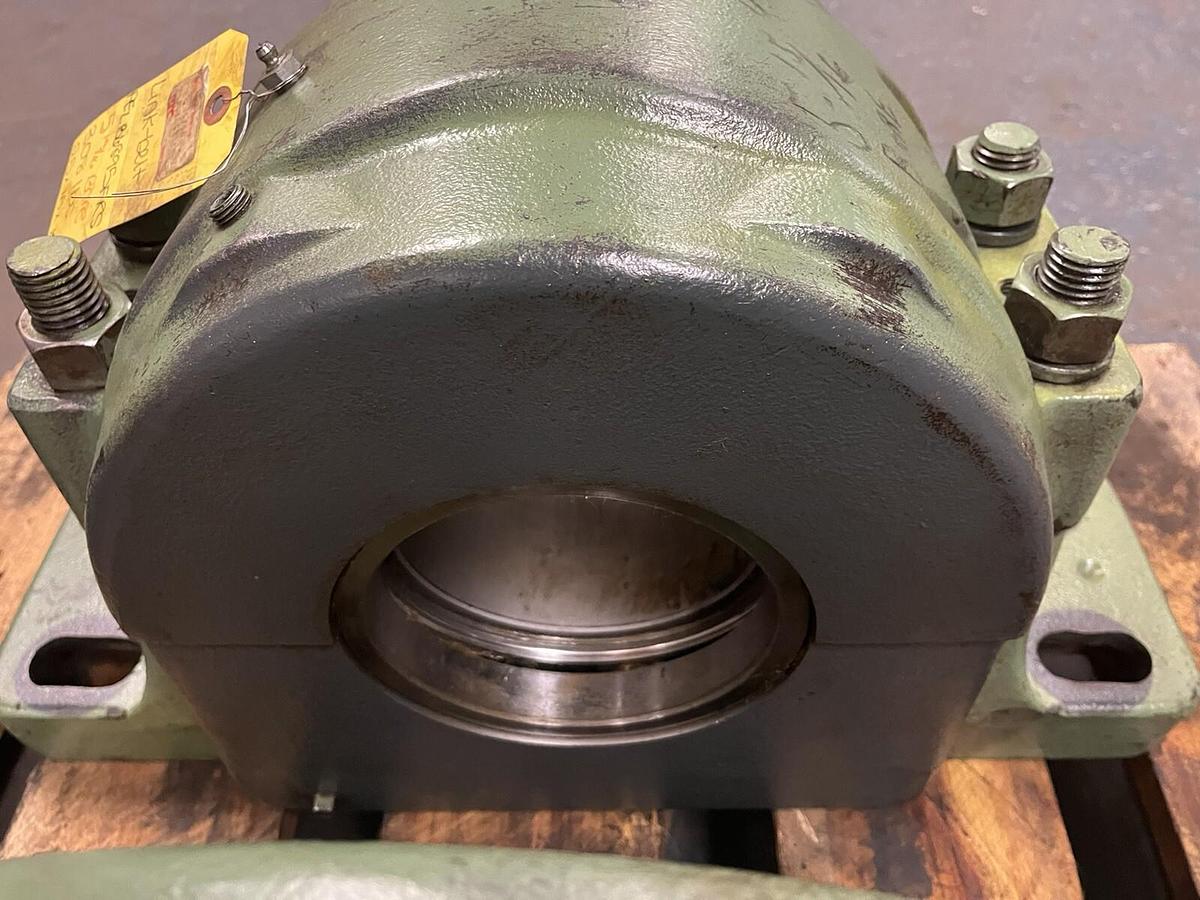 Used LINK BELT,PELB6895FR,PILLOW BLOCK HOUSING BORE 5-15/16"