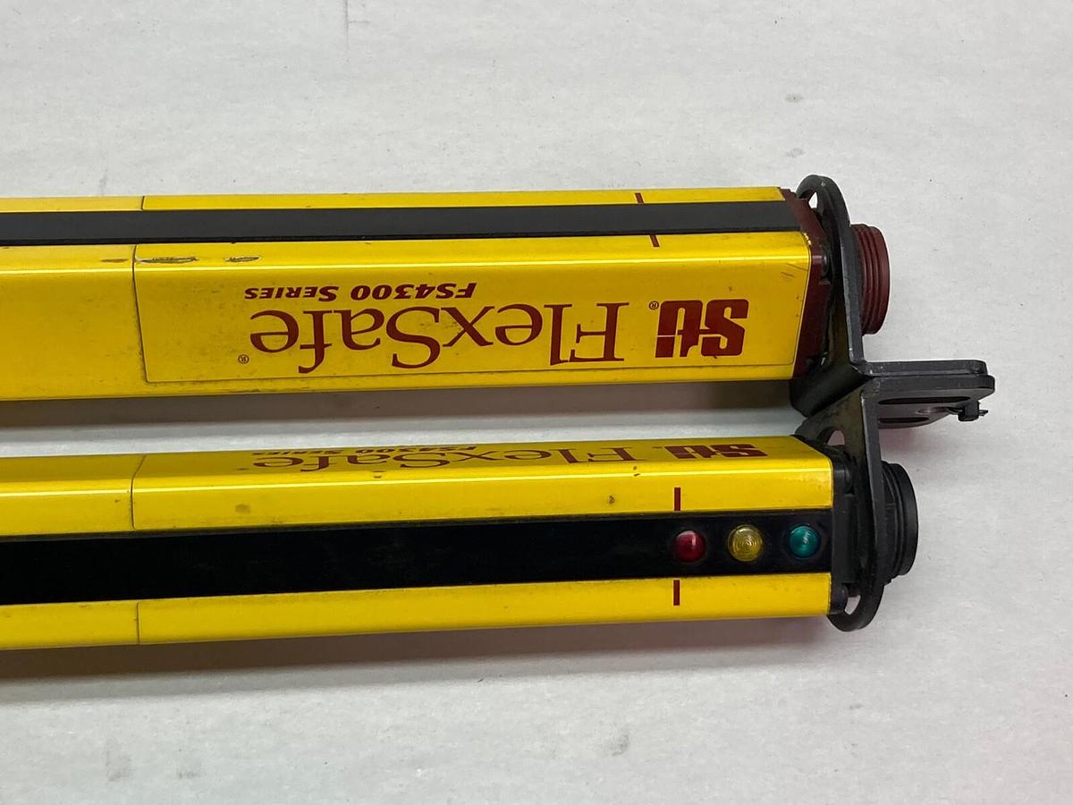 Used STI FlexSafe-B,FS4312BR-1 Receiver/FS4312BX-1 Transmitter, Light Curtain