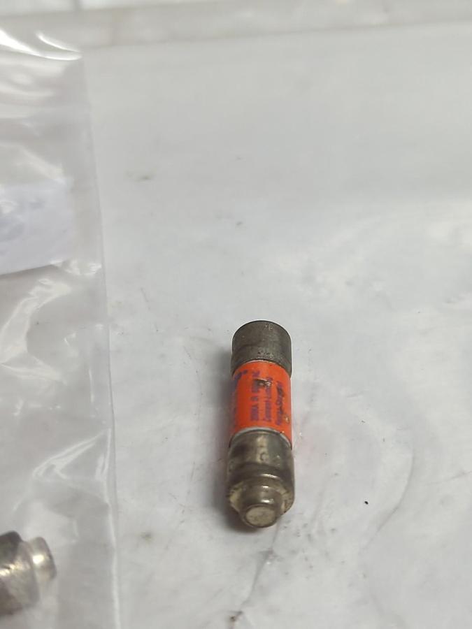 Used FERRAZ SHAWMUT,ATQR 2,AMP-TRAP 2 AMP FUSE LOT OF 7 NOS