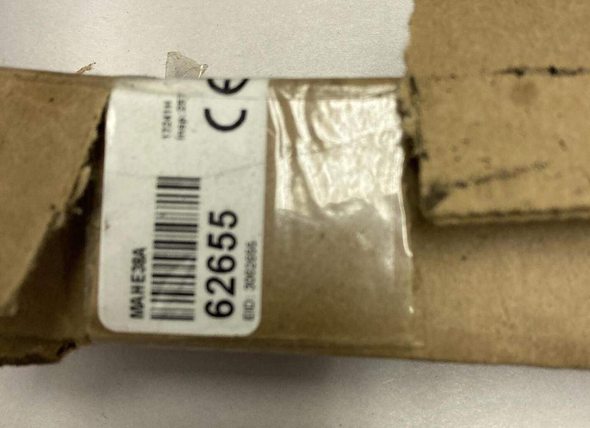 BANNER,MAHE38A / 62655,LIGHT CURTAIN EMMITTER NEW