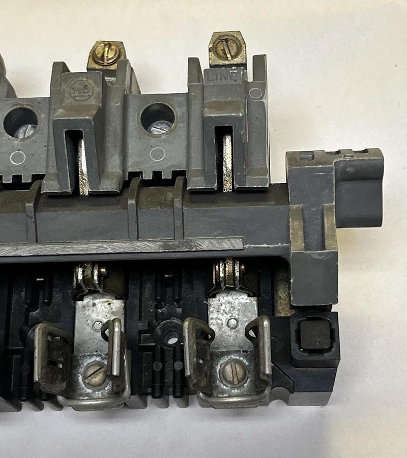 Used ALLEN BRADLEY,40021-567-02,DISCONNECT SWITCH