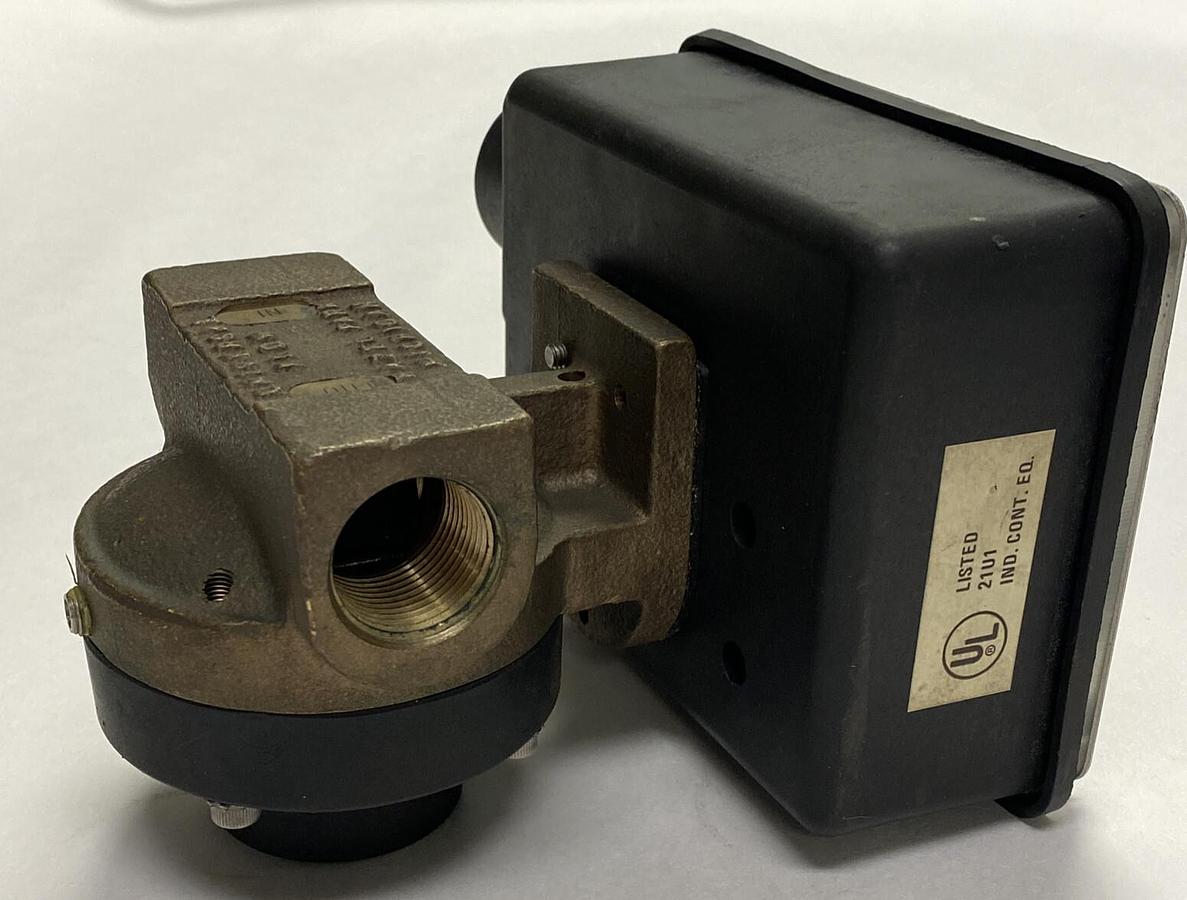 UNIVERSAL,WVS9GM-6-A2NL,FLOW RATE INDICATOR NOS