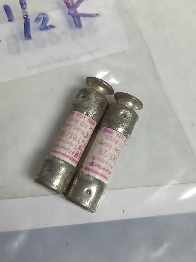 Used GOULD SHAWMUT,TR-1/2R,TRI-ONIC 1/2 AMP FUSE LOT OF 2 PRE-OWNED