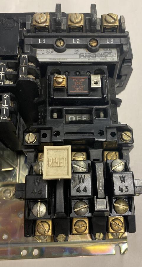 Used Allen-Bradley,505-B0D,Ser C Size 1 Reversing Starter 27AMP 600V 120V Coil