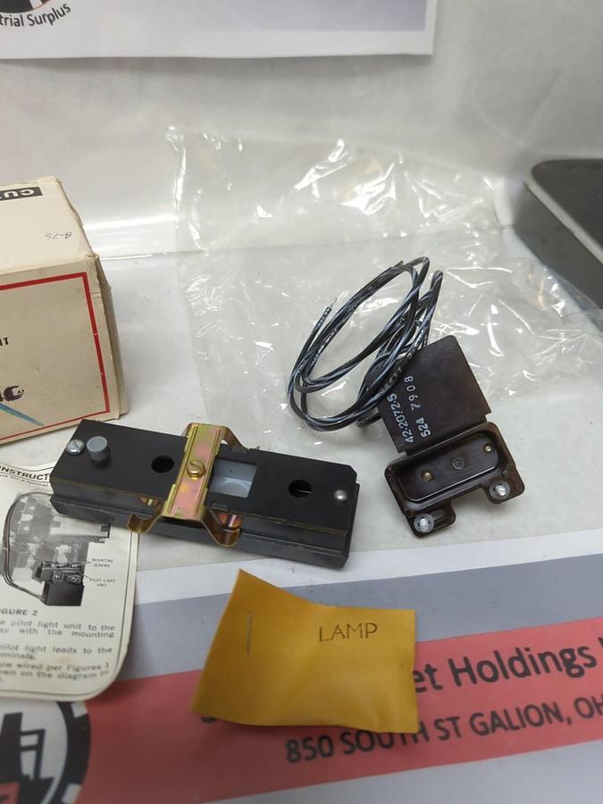 CUTLER-HAMMER,C400KG4C,COVER CONTROL KIT NOSKIT PILOT LIGHT 480V 60HZ NOS