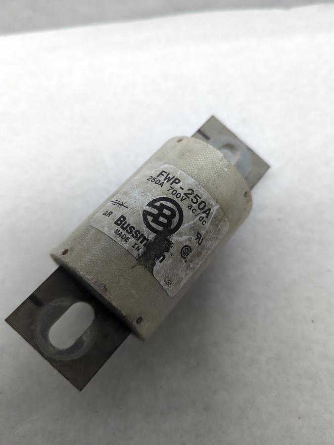 Used COOPER BUSSMANN,FWP-250A,SEMI-CONDUCTOR FUSE 250 AMP PRE-OWNED