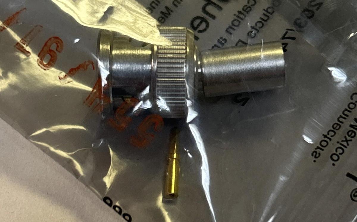 AMPHENOL,203/743-9272,CONNECTOR LOT OF 8 NEW