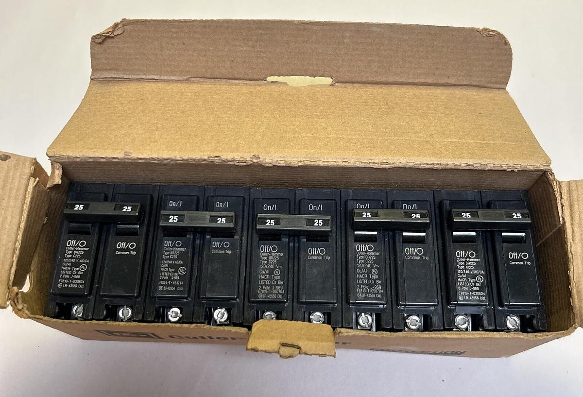 CUTLER HAMMER,BR225,CIRCUIT BREAKER 25A 120/240V 2P LOT OF 5 NEW