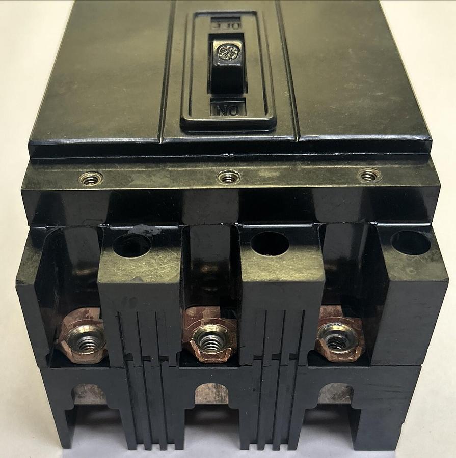 Used GENERAL ELECTRIC,TE32020,CIRCUIT BREAKER 20A 240V 3P