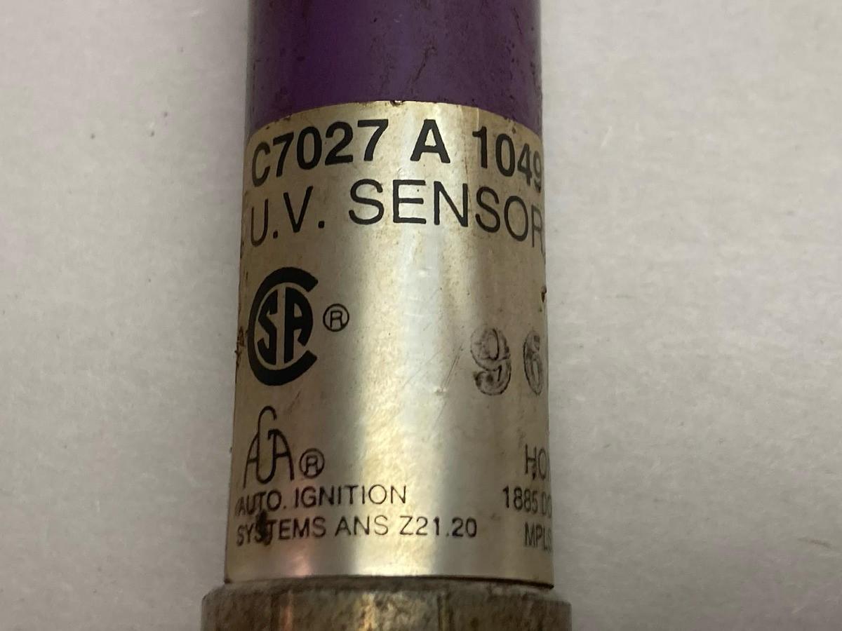 Used Honeywell,C7027 A 1049,Minipeeper Ultraviolet Flame Detector Sensor