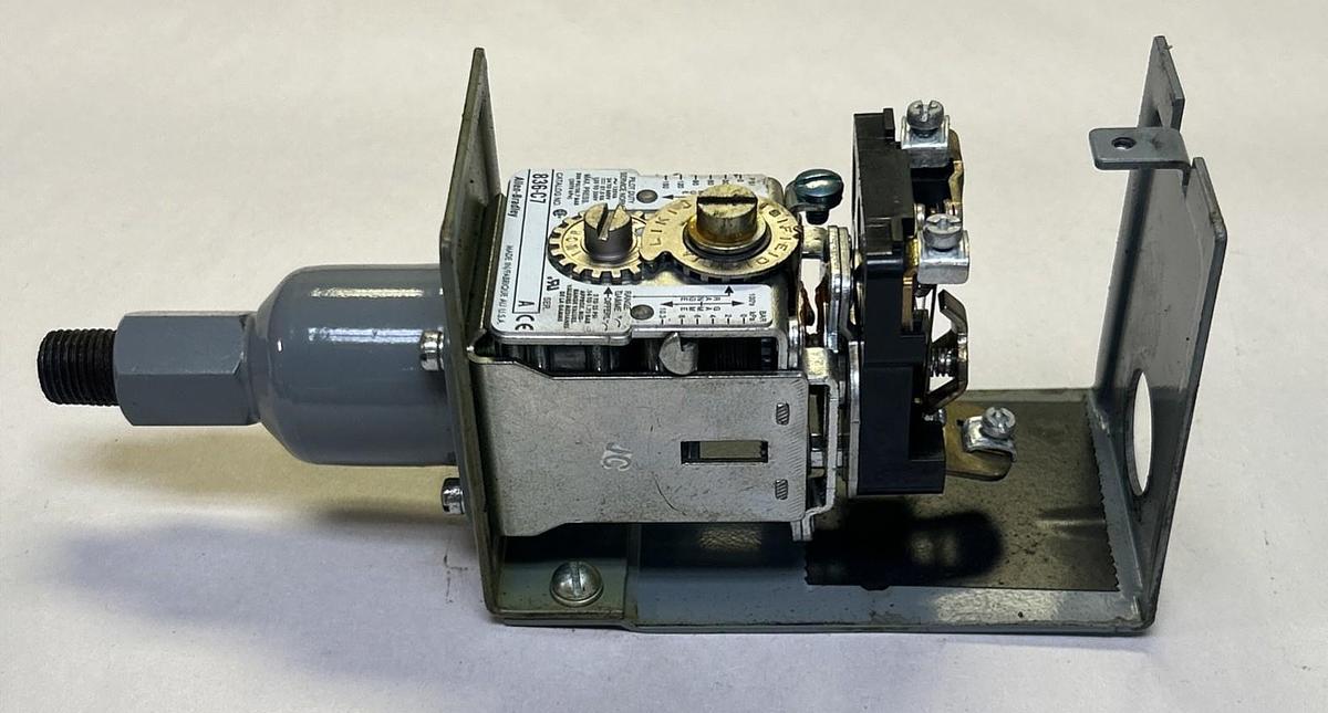 Used ALLEN BRADLEY,836-C7A,PRESSURE CONTROL SWITCH