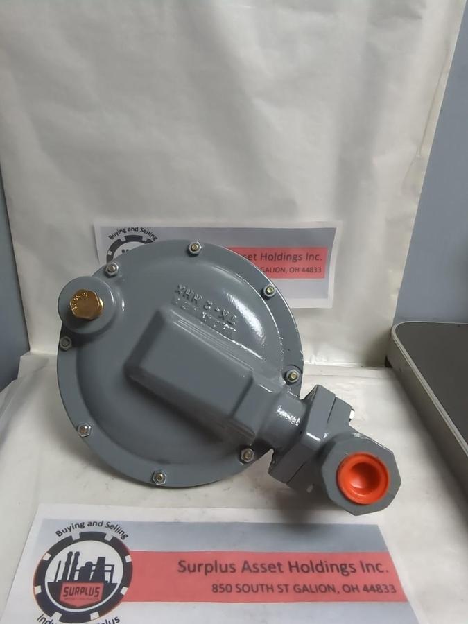 FISHER CONTROLS,Y600A-144,PRESSURE CONTROL VALVE 3/8 INCH NOS