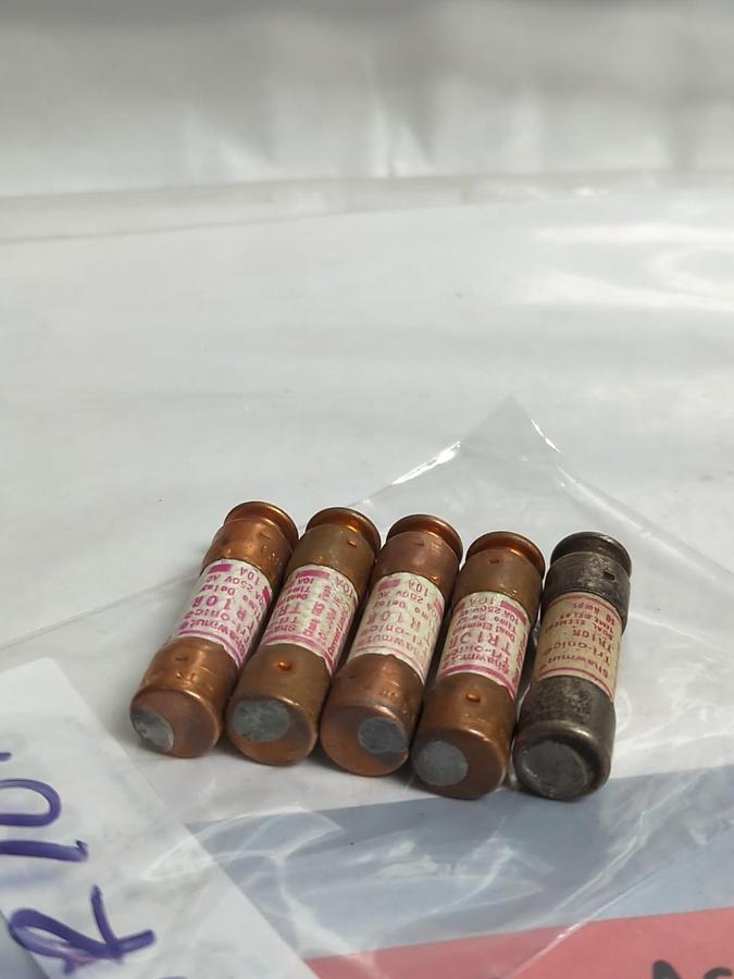 Used GOULD SHAWMUT,TR-10R,TRI-ONIC 10 AMP FUSE LOT OF 5 PRE-OWNED