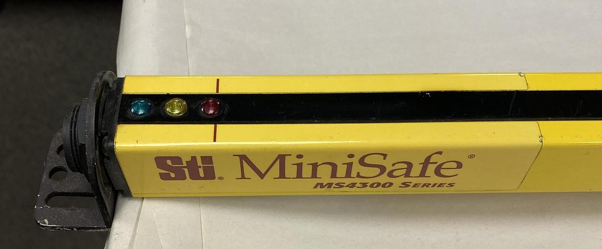 Used STI,MS4332BX,MiniSafe Safety Light Curtain Transmitter