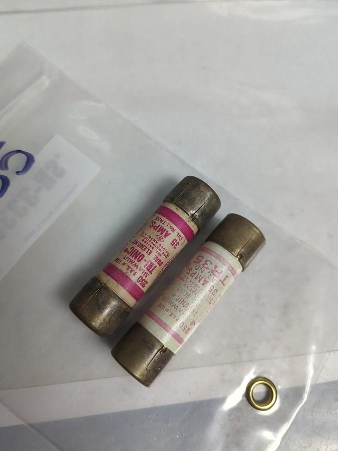 Used GOULD SHAWMUT,TR-35,TRI-ONIC 35 AMP FUSE LOT OF 2 PRE-OWNED