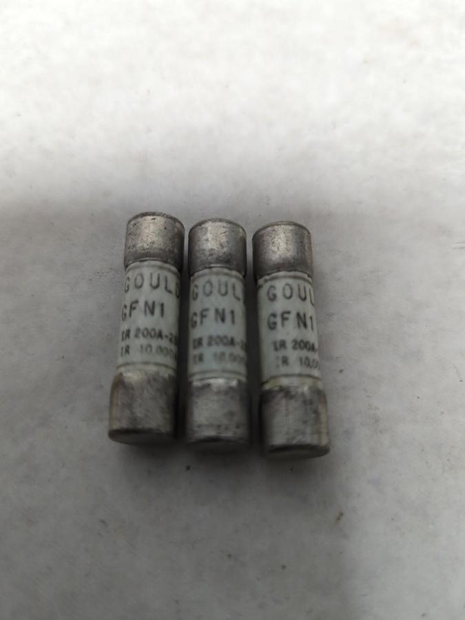 GOULD,GFN1,TIME-DELAY FUSE LOT OF 3 NOS