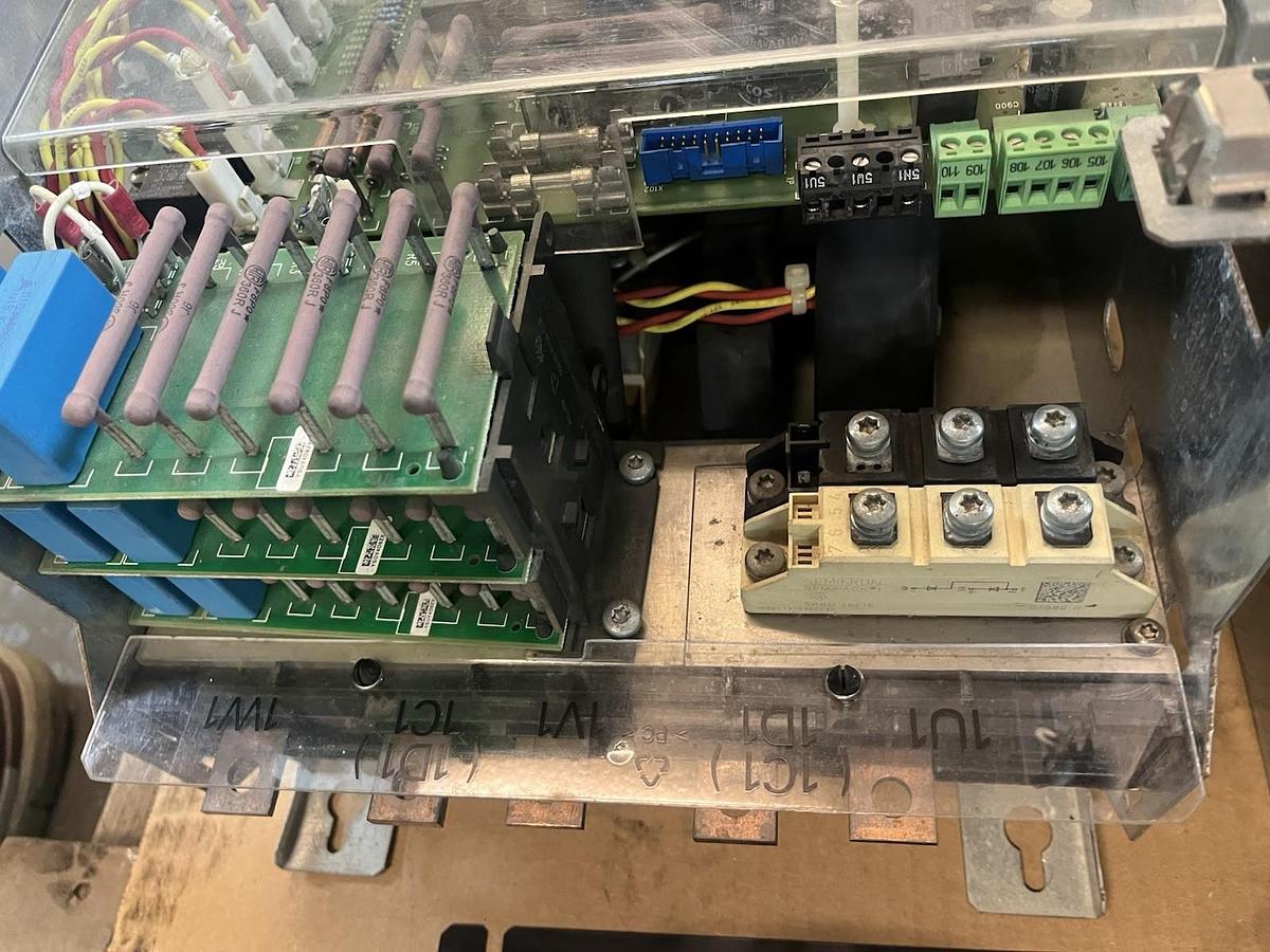 Used SIEMENS,6RA7028-6FV62-0-Z,SIMOREG DC CONVERTER DRIVE OUTPUT 550VDC 90A