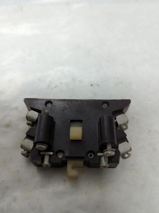 Used CUTLER-HAMMER,C320KB2,AUXILIARY CONTACT 600V PRE-OWNED