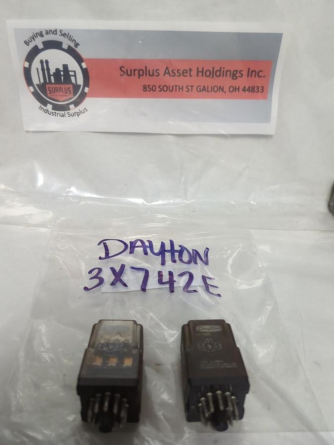 Used DAYTON,3X742E,PLUG IN RELAY 11-PIN 6AMP LOT OF 2 PRE-OWNED