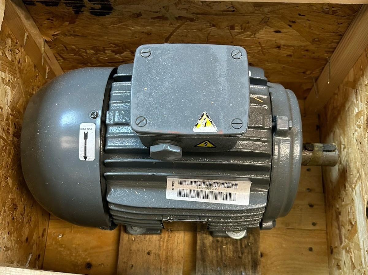 WEG,1080416741,MOTOR 5HP 575V 3480RPM 3PH 100L FRAME