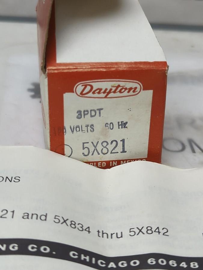 DAYTON,5X821 3PDT,GENERAL PURPOSE RELAY 120V 60HZ NOS