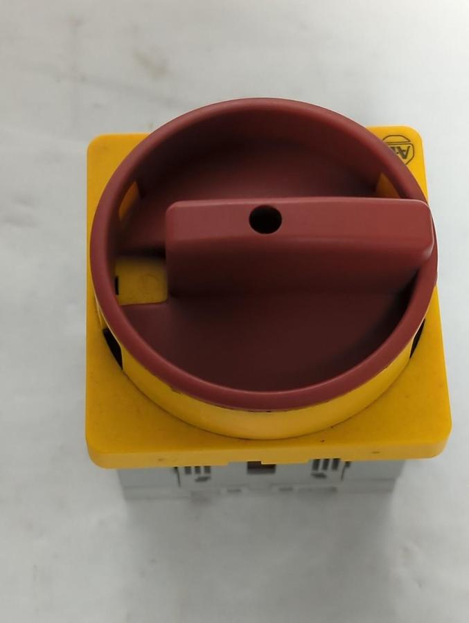 Used ALLEN BRADLEY,194E-E32-1753,SERIES B DISCONNECT SWITCH 32A 600VAC PRE-OWNED