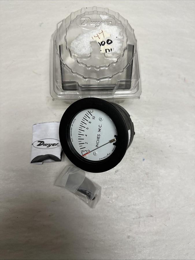 Used Dwyer,W-020,MInnihelic Pressure Gauge 0-10 Inches