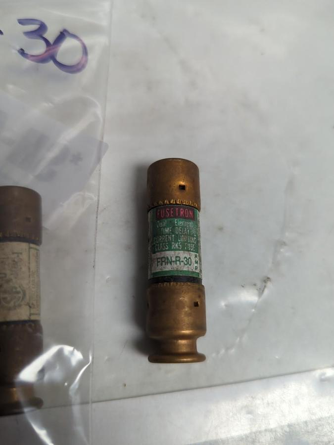 Used COOPER BUSSMANN,FRN-R-30,FUSETRON 30 AMP FUSE LOT OF 4 PRE-OWNED