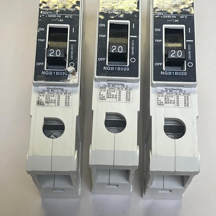 Used SIEMENS,NGB1B020,CIRCUIT BREAKER 20A 347V 1P LOT OF 3