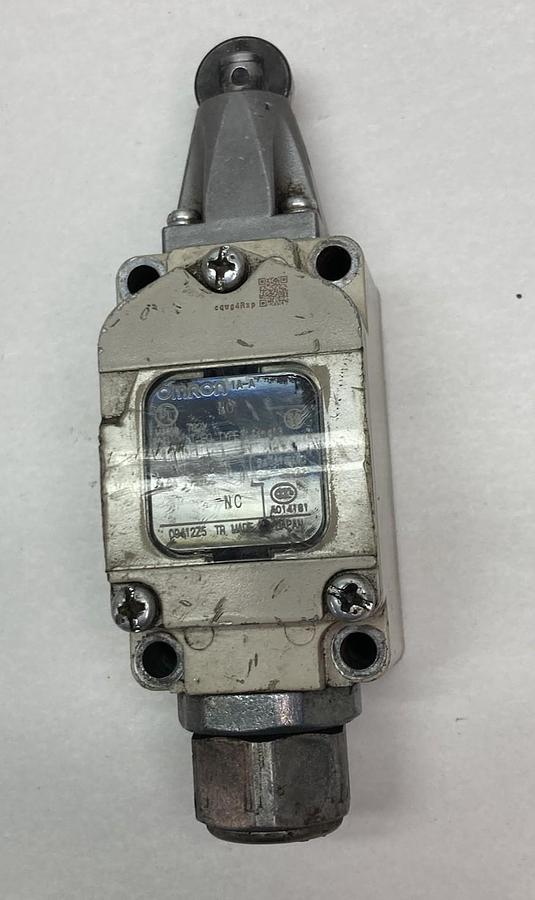 Used Omron,WLD2-LD,Limit Switch 115VDC 10A Type 3, 4 and 13