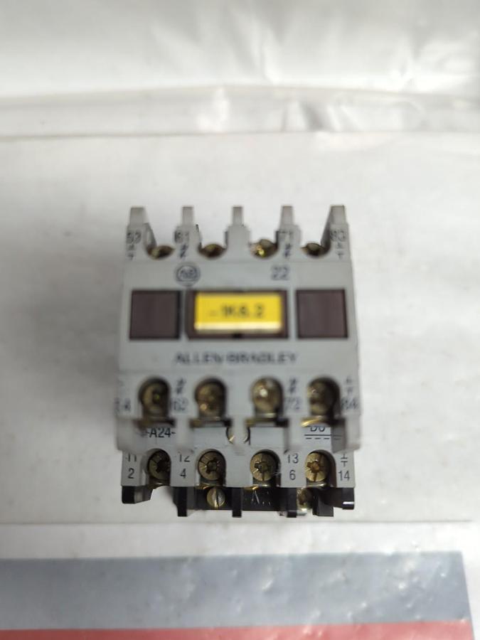Used ALLEN BRADLEY,100-A24NZ*3,CONTACTOR WITH 195-FA22 PRE-OWNED