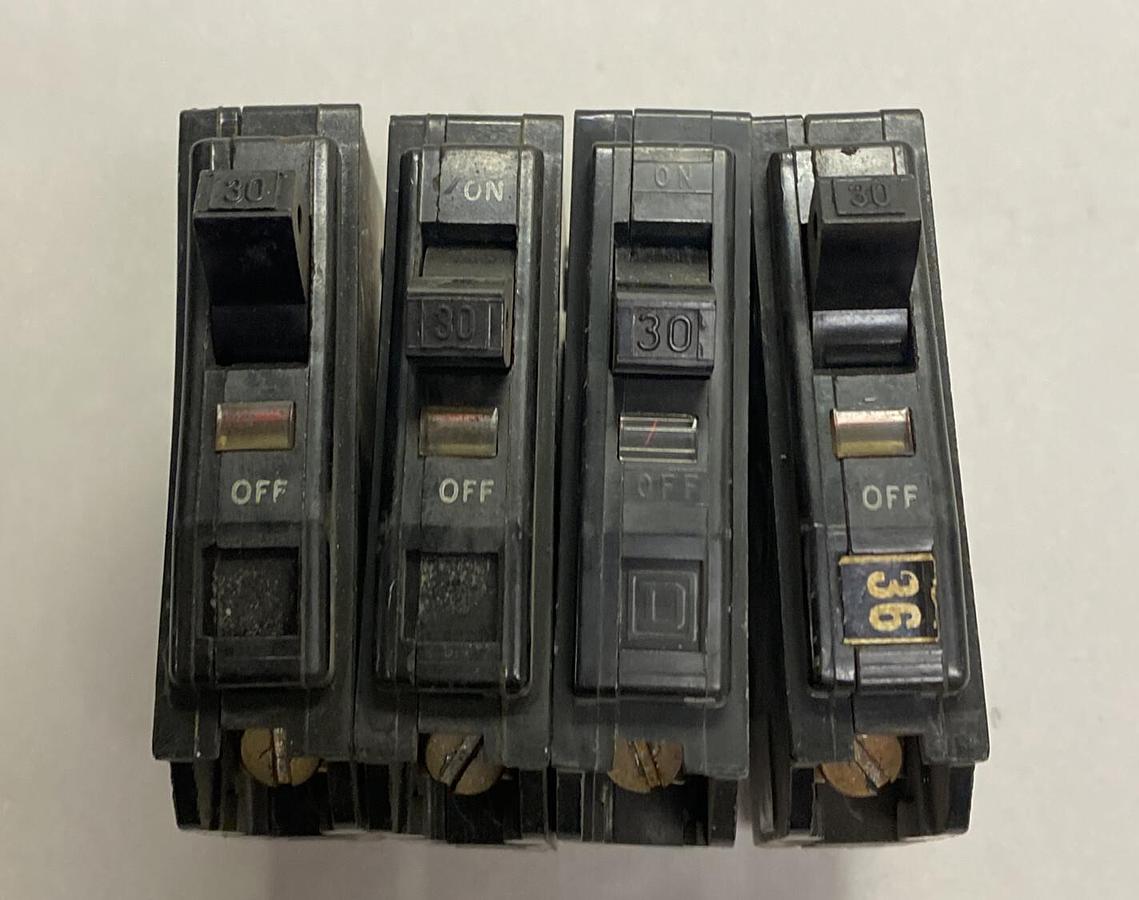 Used SQUARE D,Q0B,CIRCUIT BREAKER 30A 240V 1P LOT OF 4