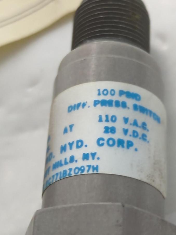 Used PALL,RC771BZ097H,DIFF PRESSURE SWITCH 110 VAC LOT OF 2 PRE-OWNED