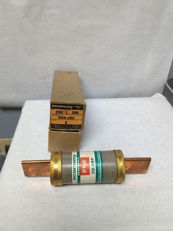 ECONOMY,ERN-250,RENEWABLE 250 AMP FUSE NOS
