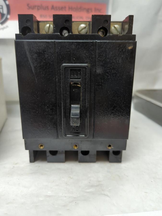 Used GENERAL ELECTRIC,TE32070,CIRCUIT BREAKER 3-POLE 70 AMP PRE-OWNED