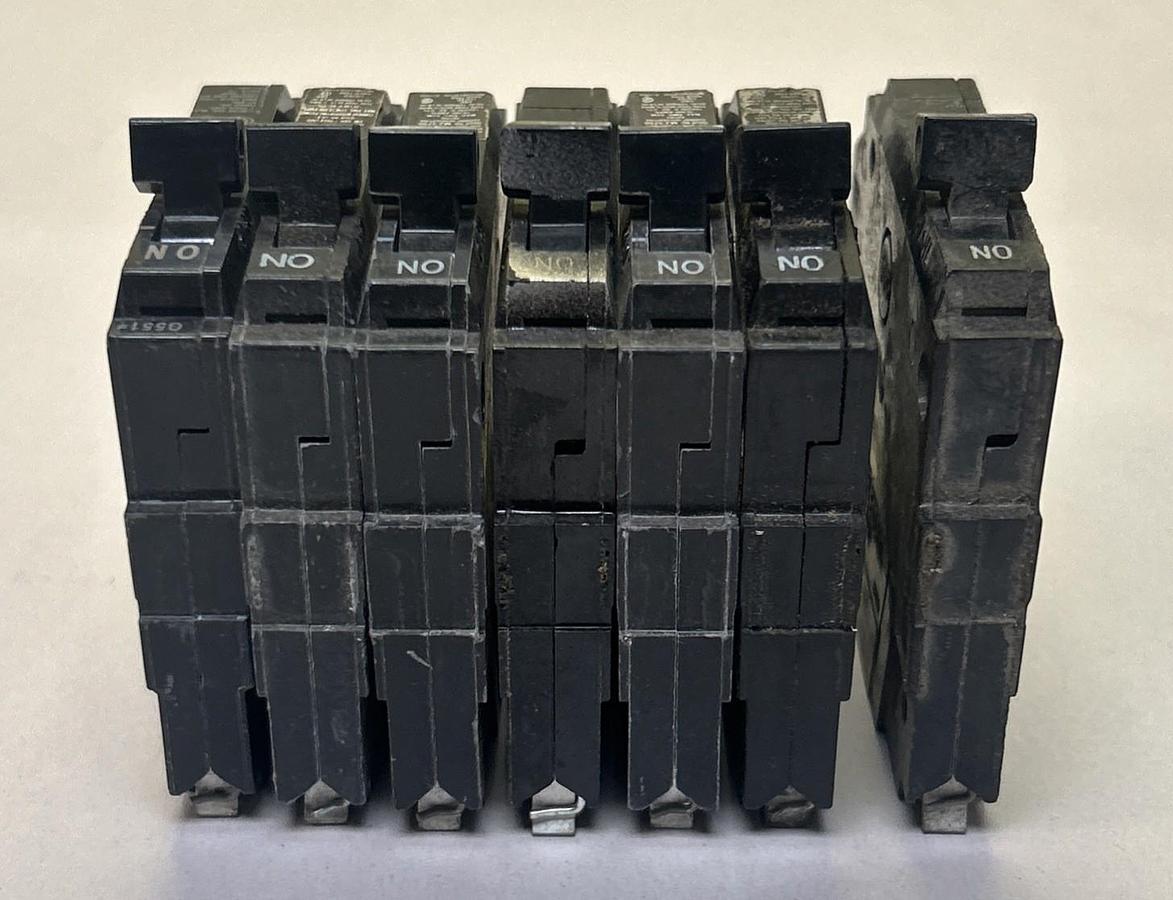 Used GENERAL ELECTRIC,THQP115,CIRCUIT BREAKER 15A 120/240V 1P LOT OF 7
