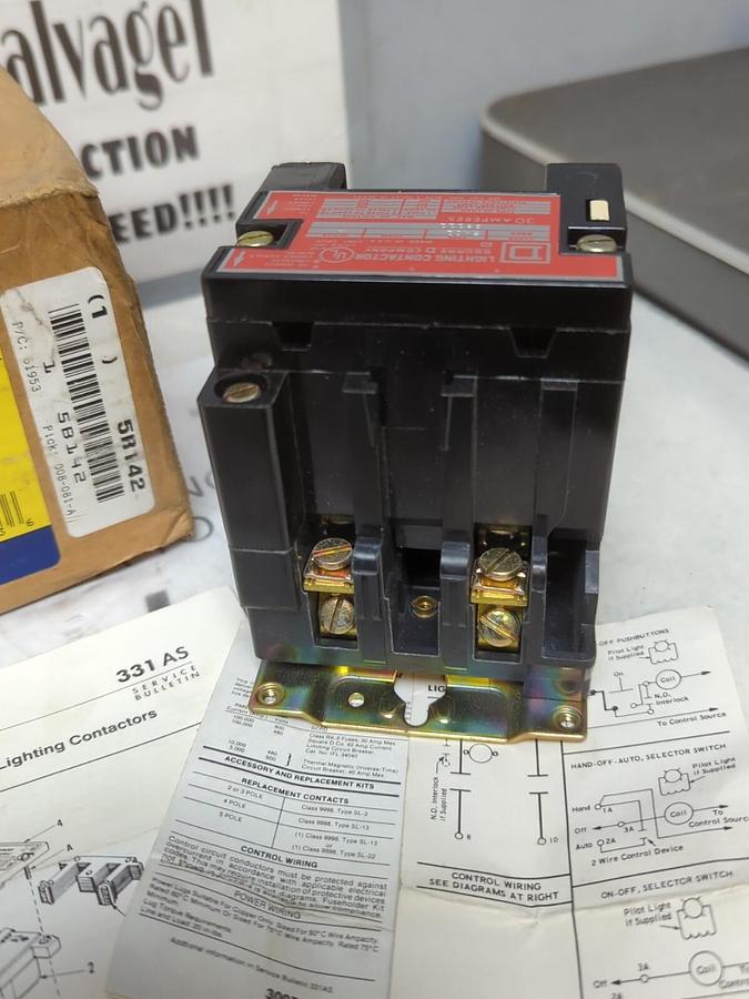 SQUARE D,8903SMO1V02,SERIES A LIGHTING CONTACTOR 30 AMP 120/110V 60/50HZ NOS