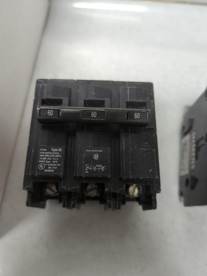 Used SIEMENS,B3060,CIRCUIT BREAKER 60 AMP 3-POLE LOT OF 2 PRE-OWNED