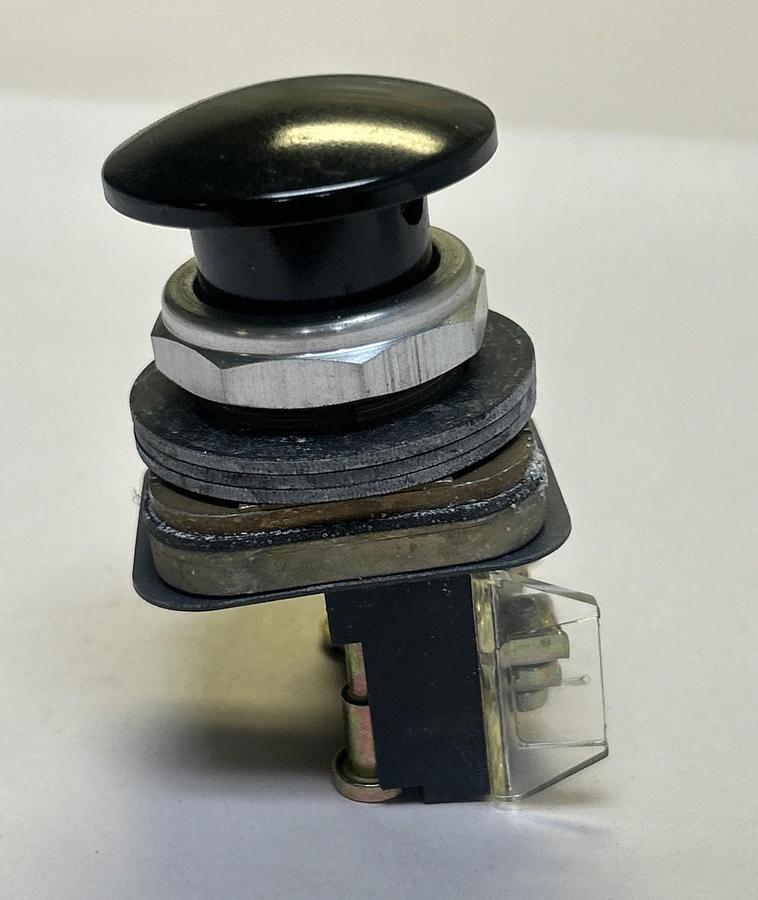 ALLEN BRADLEY,800T-D2A,BLACK MUSHROOM HEAD PUSH BUTTON NOS