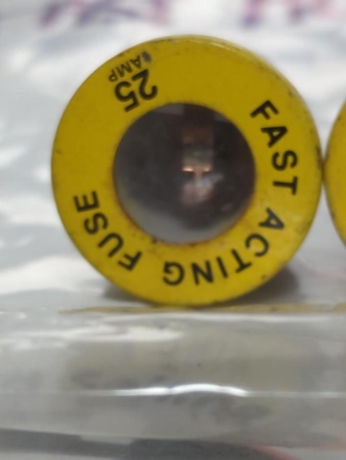 Used UNBRANDED,25 AMP,SCREW IN FUSE FAST ACTING 25 AMP LOT OF 4 PRE-OWNED