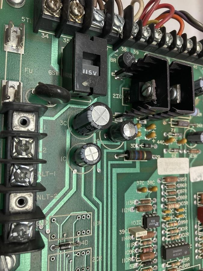 Used Cleveland-Kidder,Model MWM-05756-0,DC Drive 2A 115/230Vac 50-60Hz