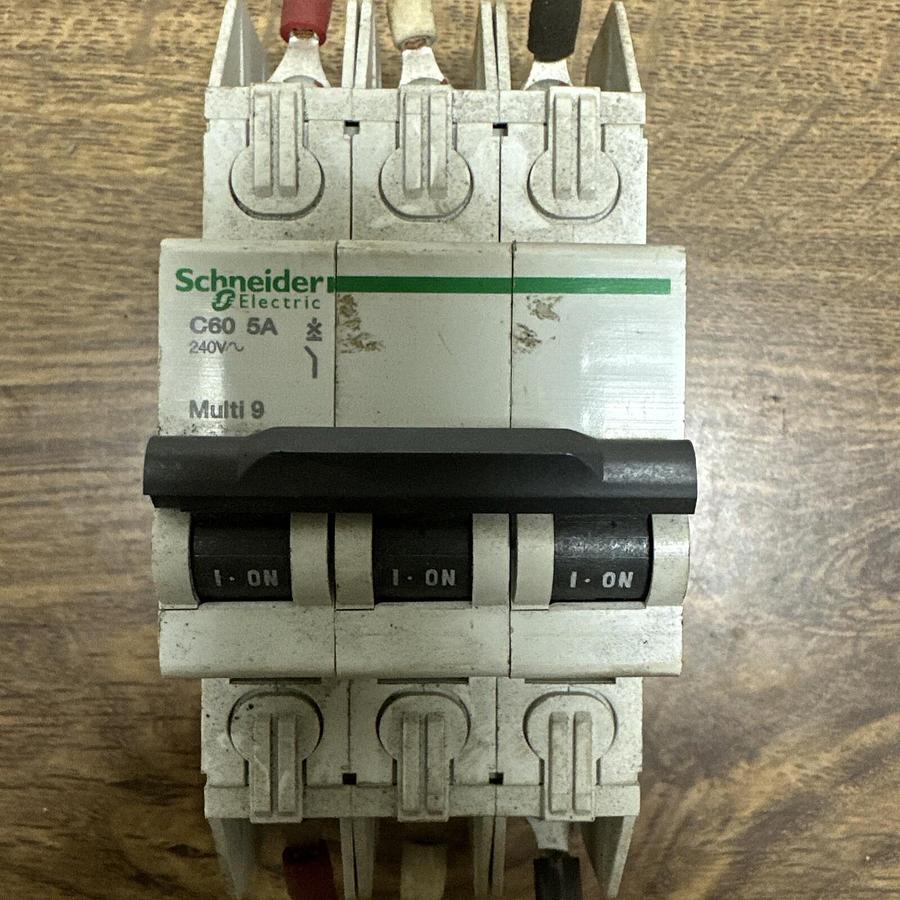 Used Schneider Multi 9,C60 5A,Circuit Breaker